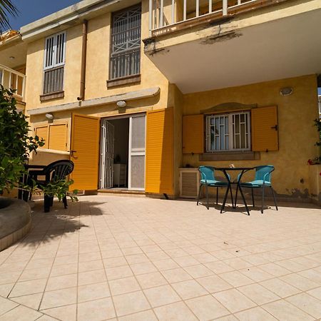 Lovely Beach Front Apartment In Santa Maria Exterior photo