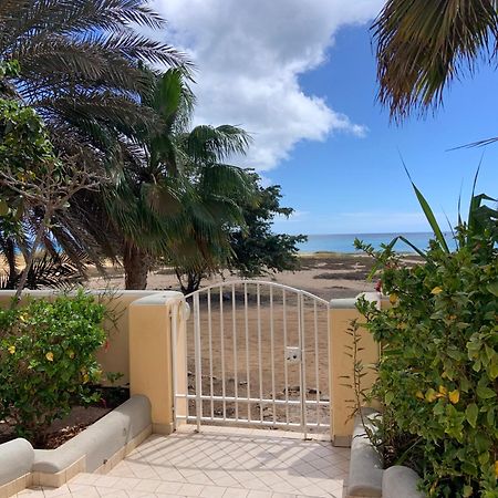 Lovely Beach Front Apartment In Santa Maria Exterior photo