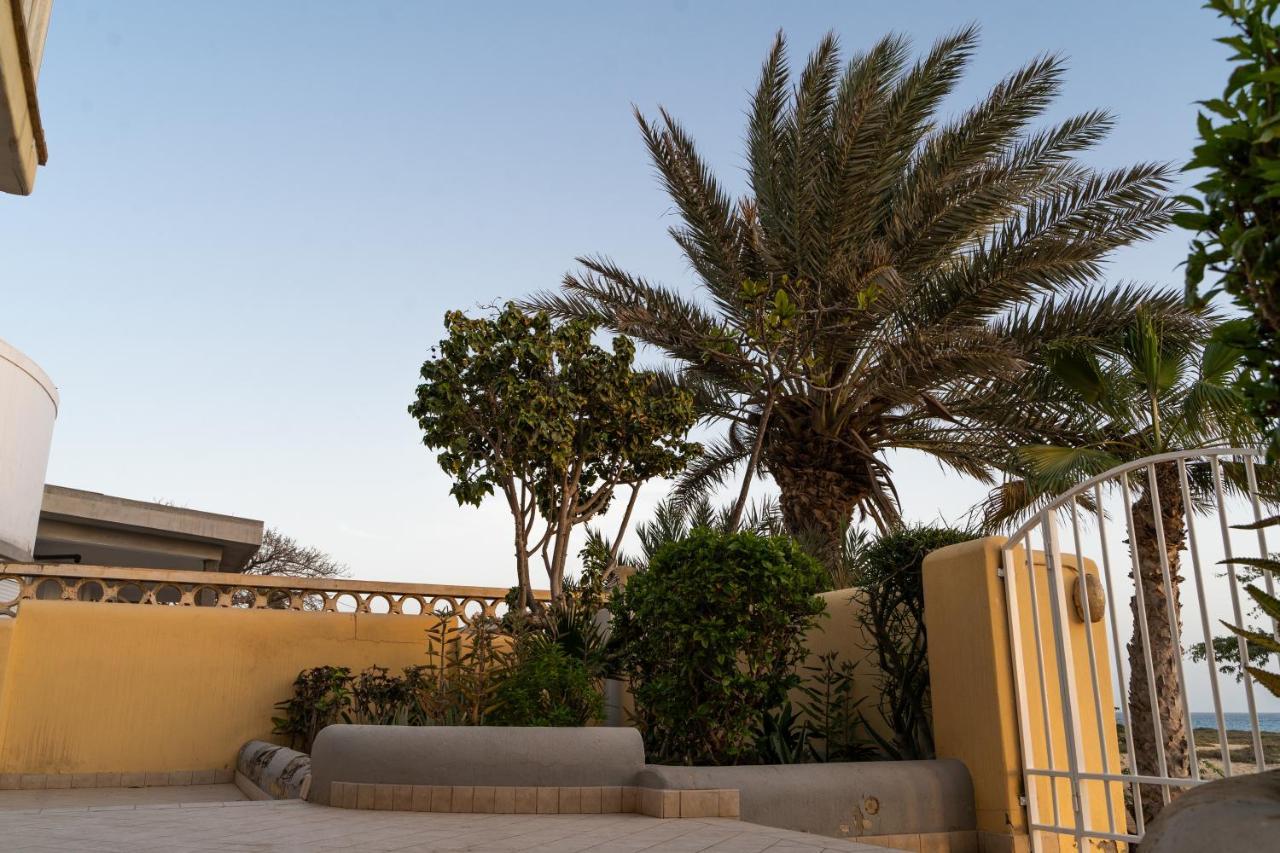 Lovely Beach Front Apartment In Santa Maria Exterior photo
